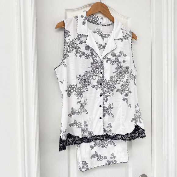 Aria - Lovely Vintage Lacey Sleeveless PJ Top & Cropped Pants Set - Picture 3 of 13